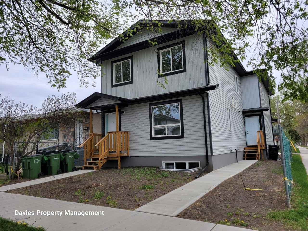 11903 93 St Nw - Photo 2 of 10