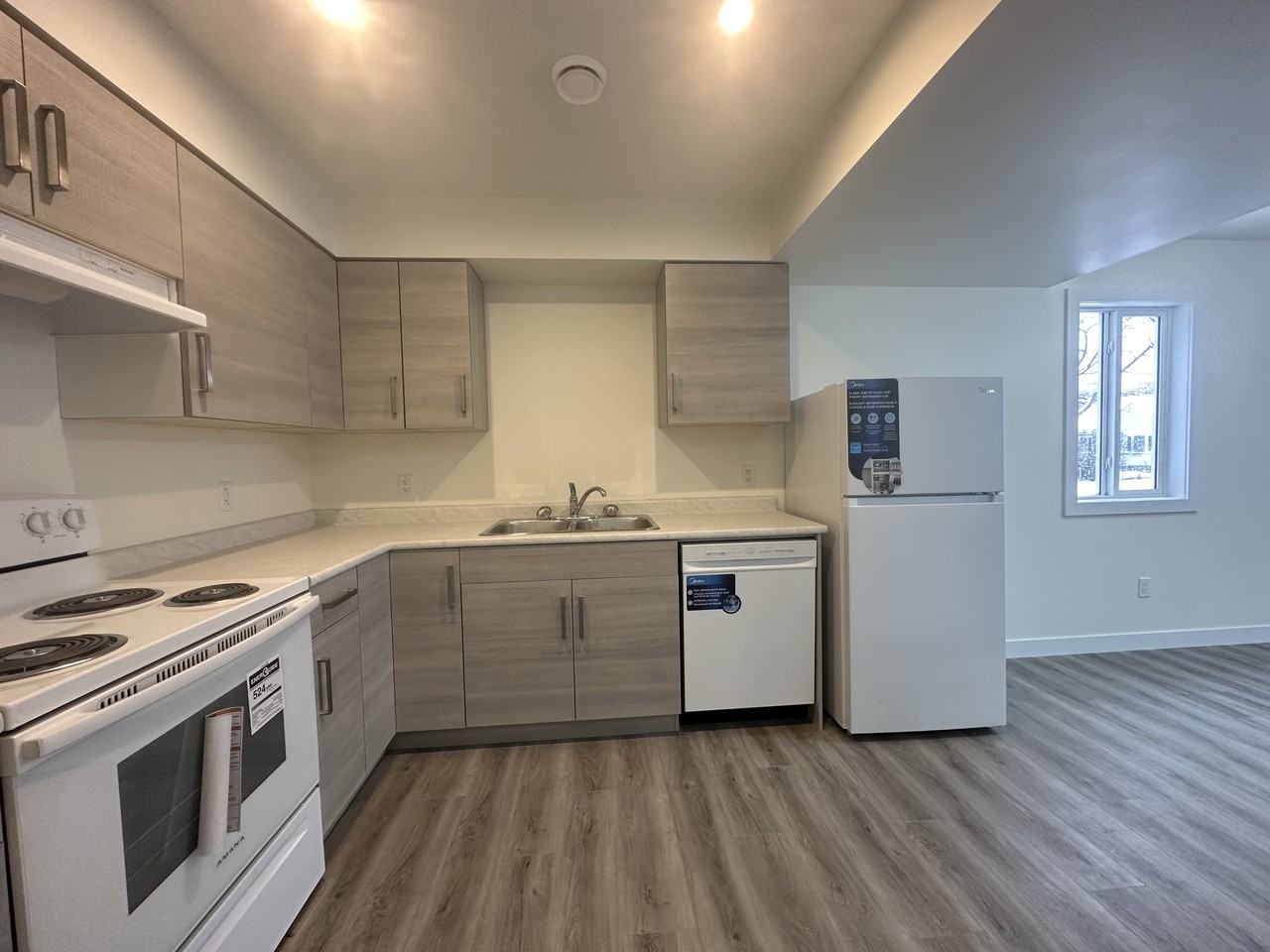 11903 93 Street NW B - MAIN - Photo 4 of 14