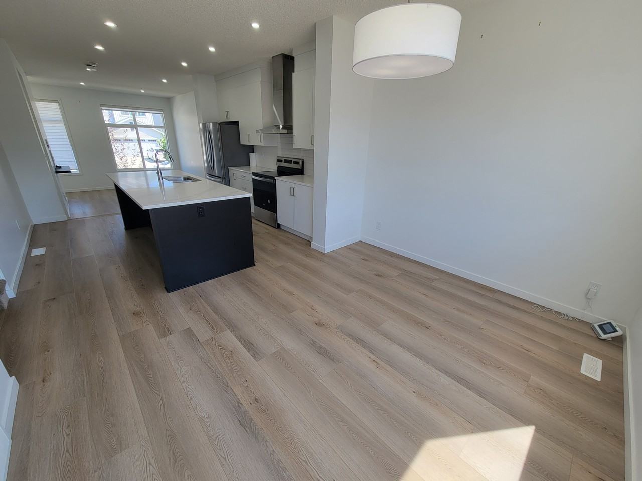 17252 2 St Nw - Photo 3 of 16
