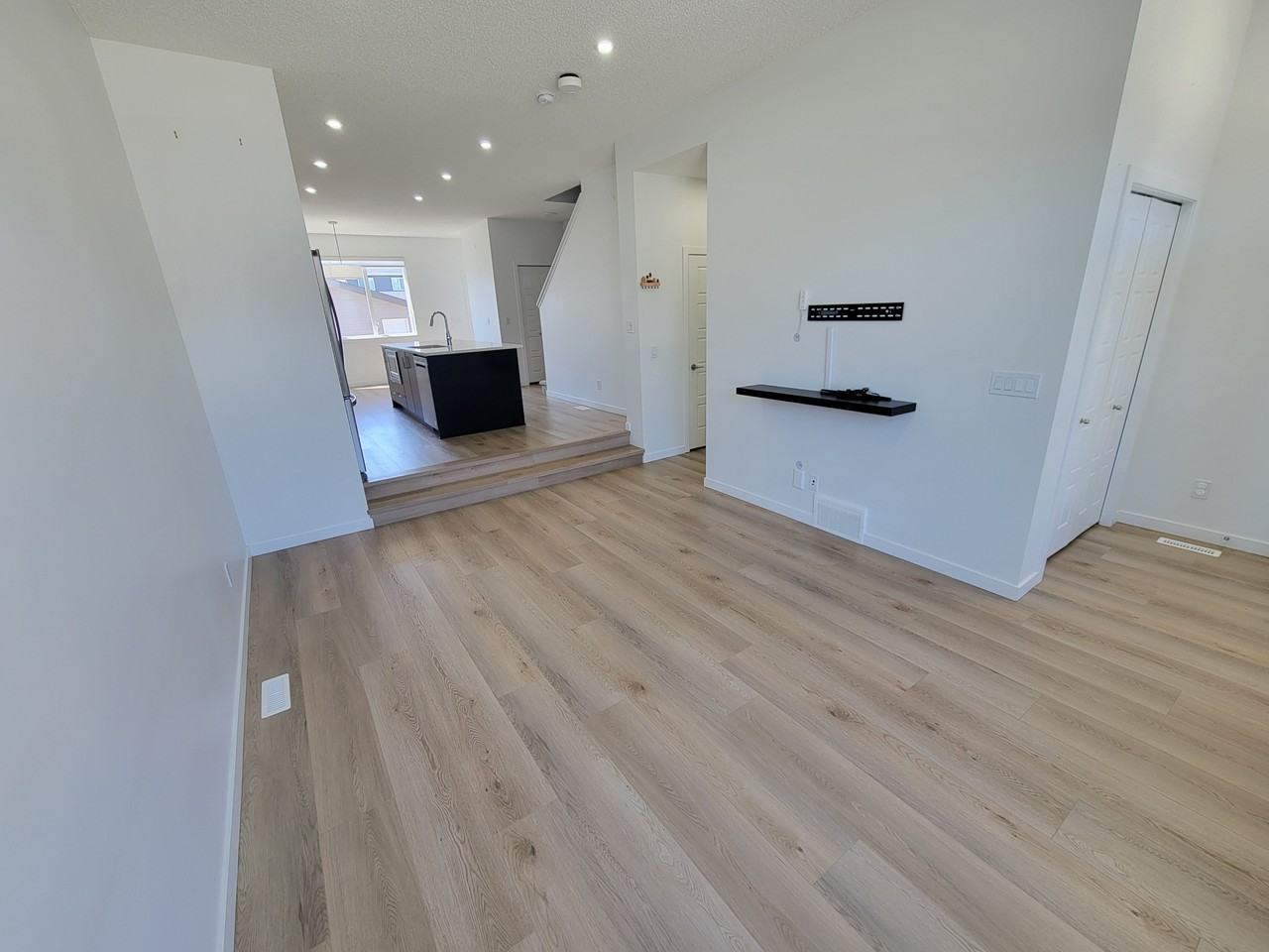 17252 2 St Nw - Photo 4 of 16