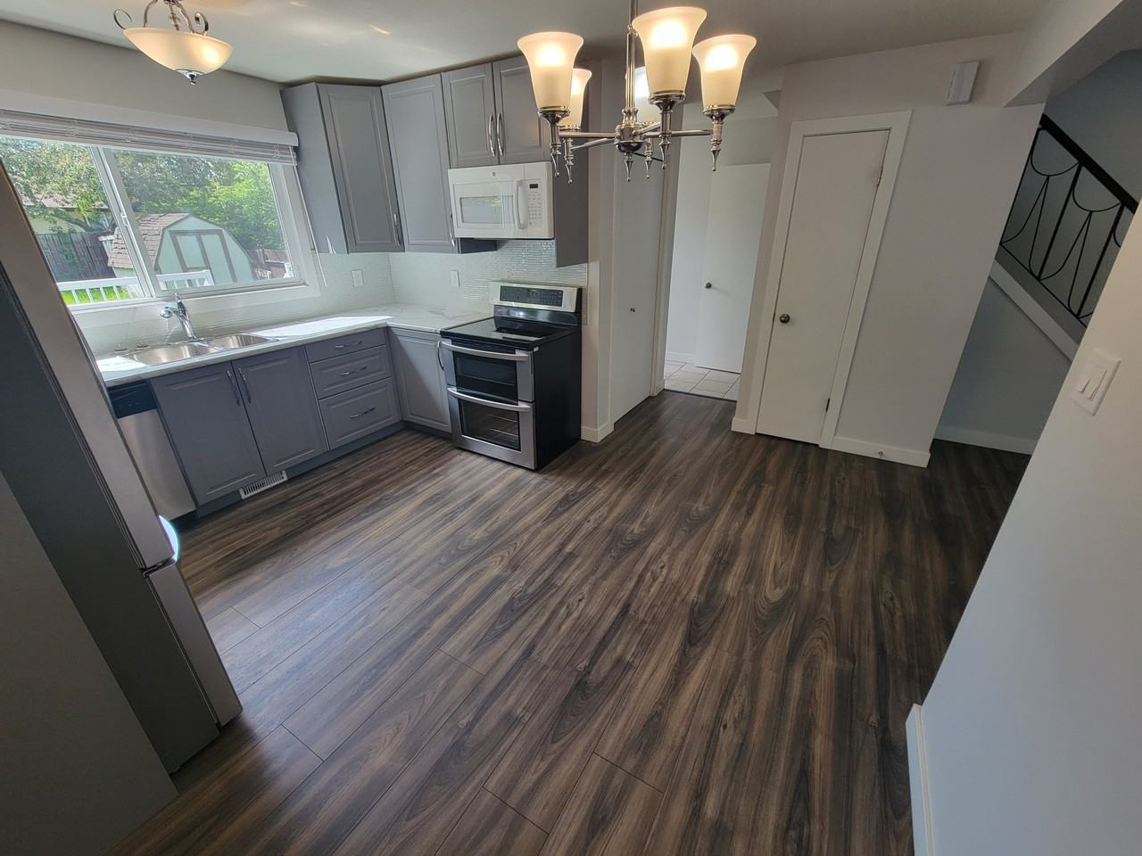 14214 32 Street NW - Photo 5 of 23