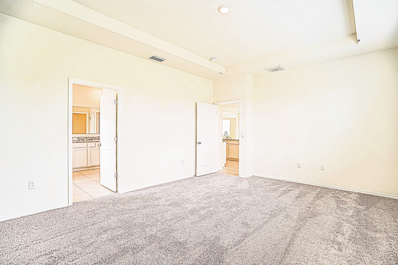 796 SE 66th Ter - Photo 5 of 16