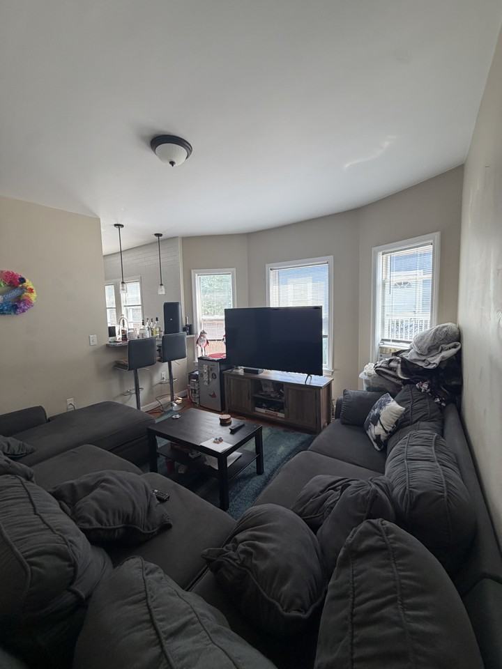 86 Dexter Ave #1 - Photo 2 of 7