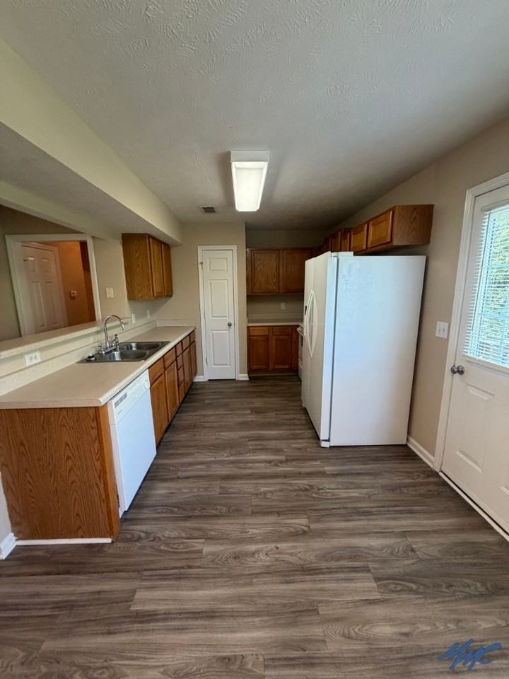 1757 Antebellum Dr - Photo 5 of 36