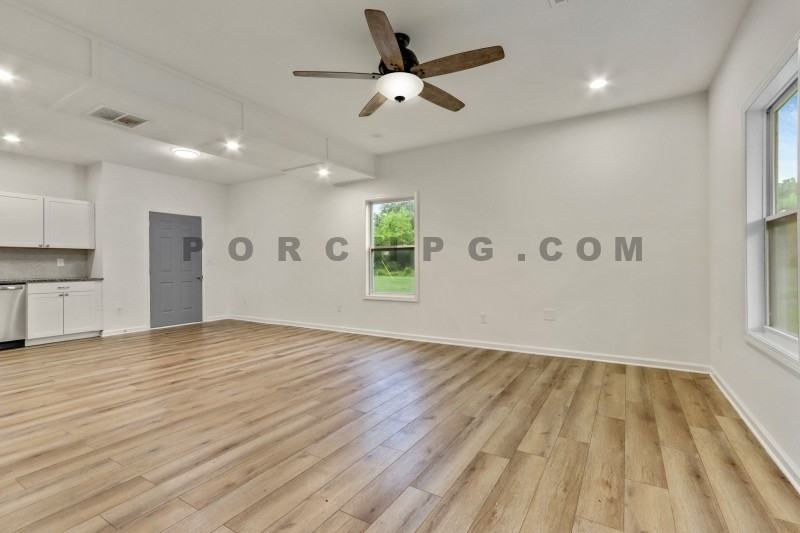 105 W Callahan St Ne - Photo 4 of 21