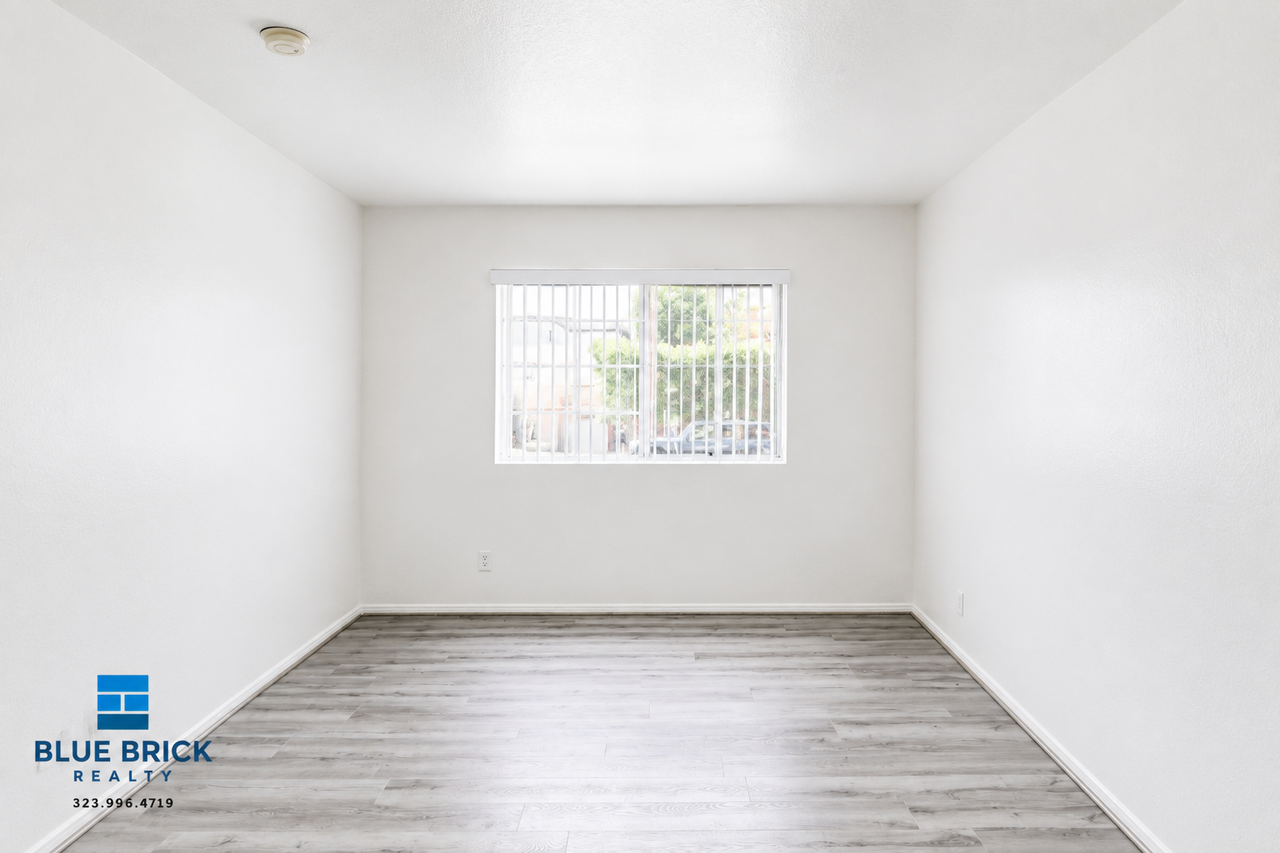 3775 Beethoven St - Photo 6 of 20