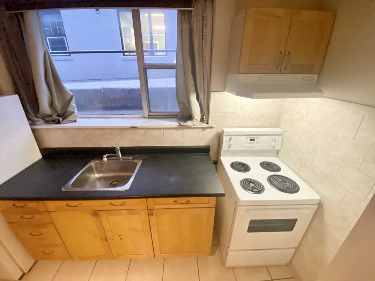 284 Lawrence Ave W #B3 - Photo 7 of 13
