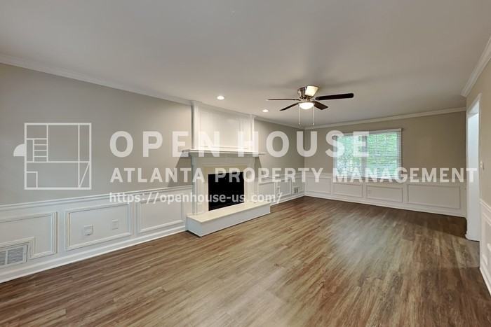2052 Sumter Ct - Photo 4 of 25