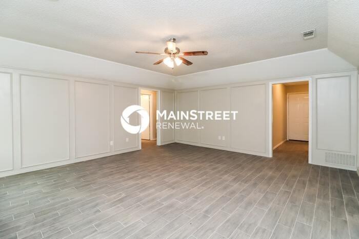 5512 Pleasant Meadow Dr - Photo 3 of 15