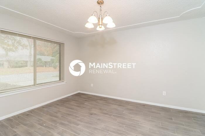 5512 Pleasant Meadow Dr - Photo 4 of 15