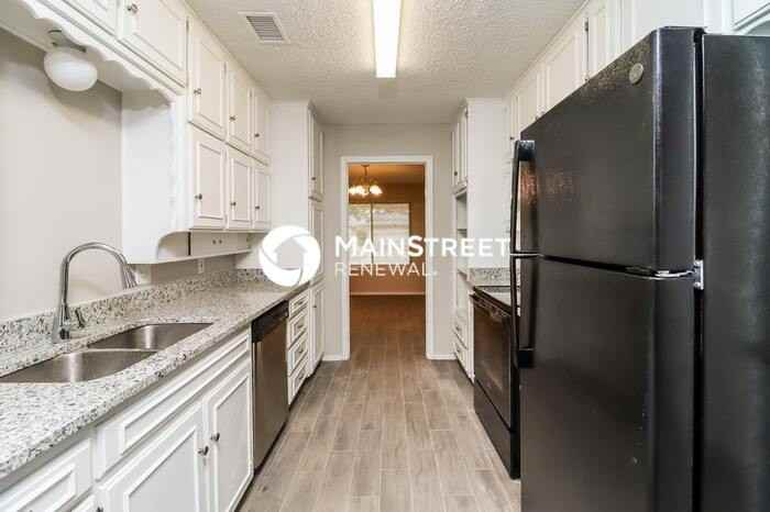 5512 Pleasant Meadow Dr - Photo 7 of 15