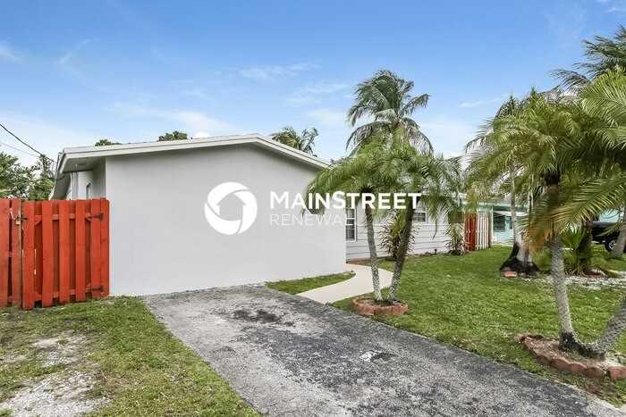 6031 Nw 19th St - Photo 2 of 16