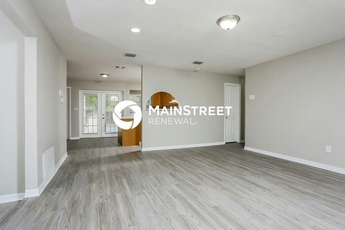6031 Nw 19th St - Photo 4 of 16