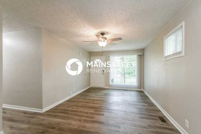 2203 E 67th St - Photo 3 of 16
