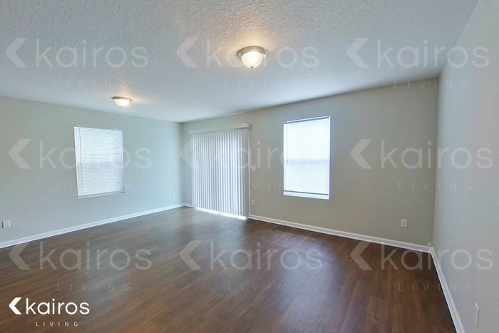 1331 Mull St - Photo 2 of 22