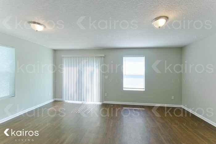 1331 Mull St - Photo 4 of 22