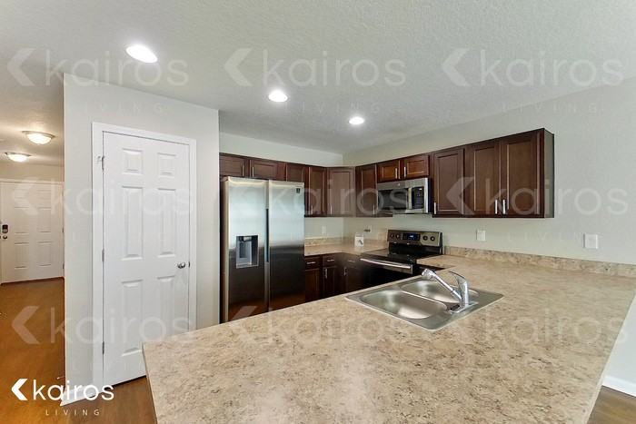 1331 Mull St - Photo 7 of 22
