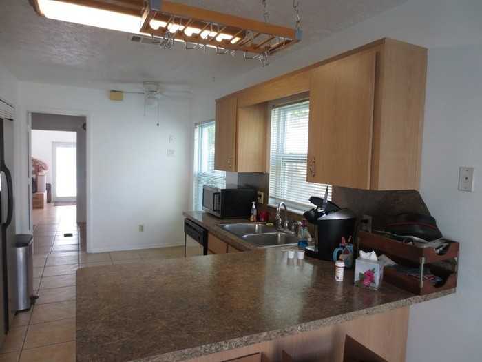 6713 S Sheridan Rd - Photo 5 of 15