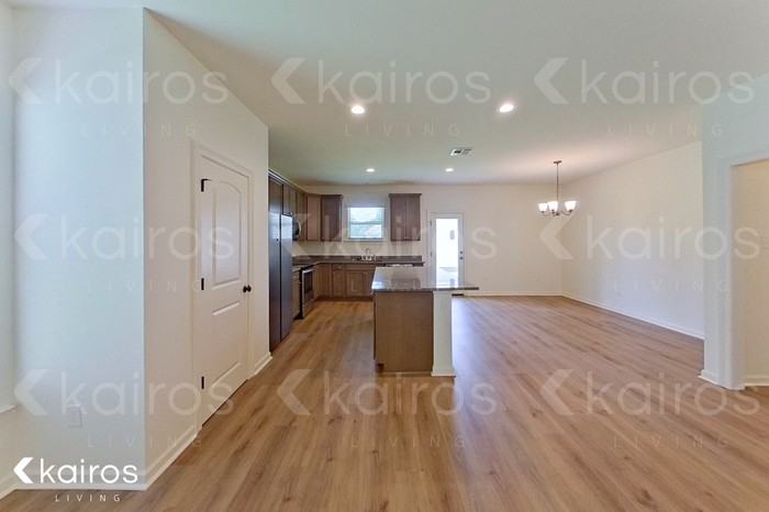 115 Teddy Ln - Photo 4 of 23