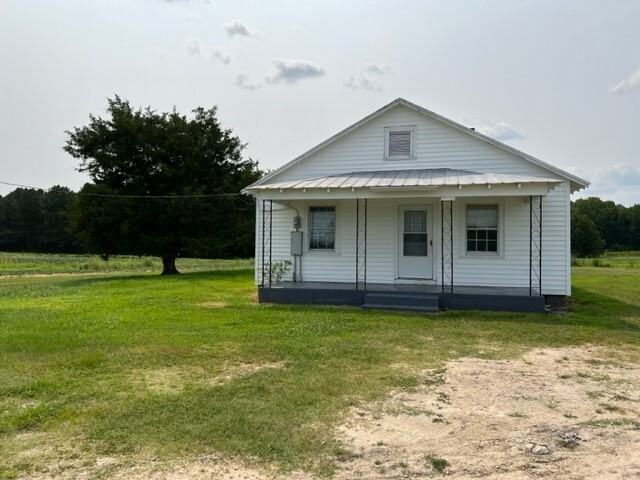 238 Leslie Ln - Photo 2 of 7