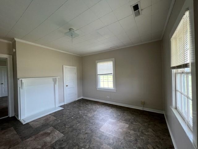 238 Leslie Ln - Photo 5 of 7