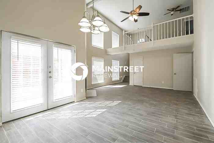 711 Meadowcreek Ct - Photo 4 of 17
