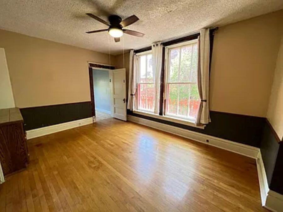 107 Wyoming Ave - Photo 4 of 10