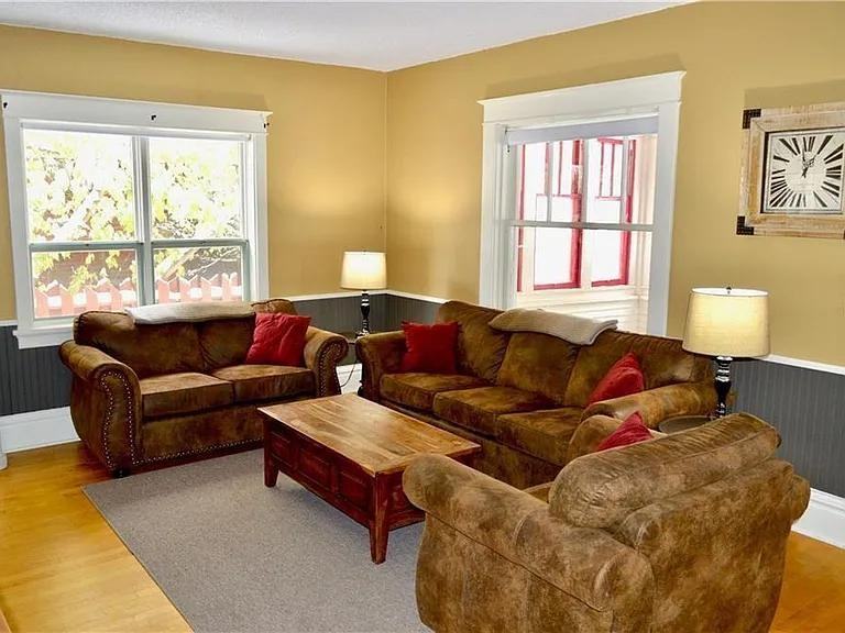 107 Wyoming Ave - Photo 5 of 10