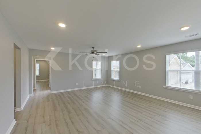653 June St - Photo 2 of 19