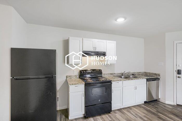 102 W Pliler St #100 - Photo 5 of 14