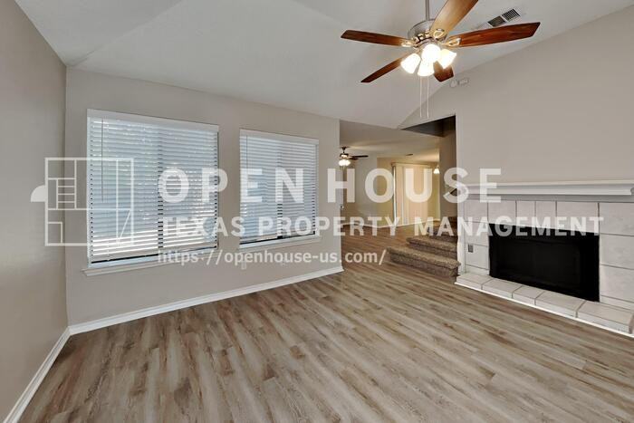 1206 Hillwood Way - Photo 4 of 20