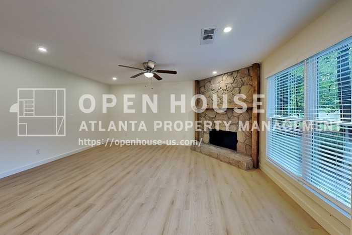1402 Mountain Overlook Ct - Photo 5 of 18