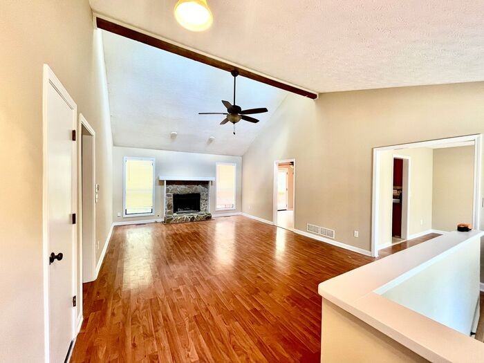 384 Mckees Rock Ln - Photo 2 of 19