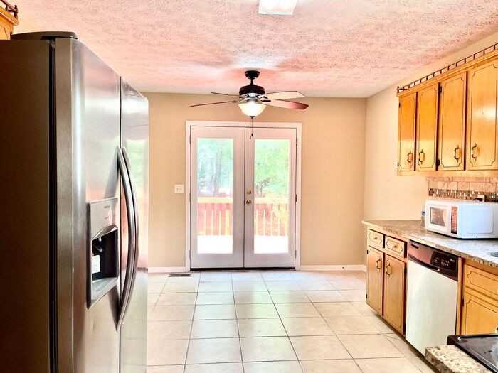 384 Mckees Rock Ln - Photo 4 of 19