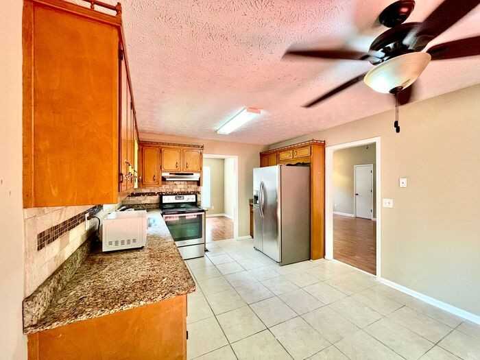 384 Mckees Rock Ln - Photo 5 of 19