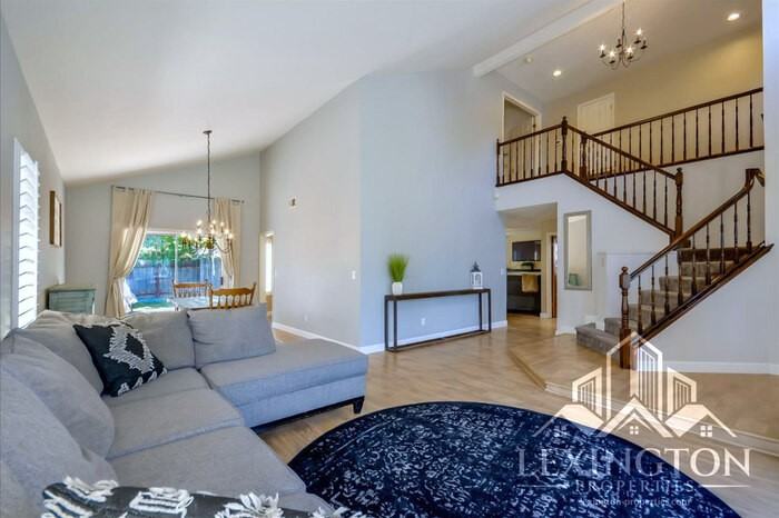 5941 Laguna Park Dr - Photo 4 of 39