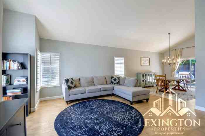 5941 Laguna Park Dr - Photo 5 of 39