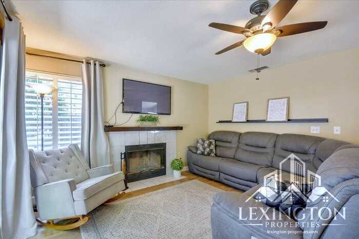 5941 Laguna Park Dr - Photo 6 of 39