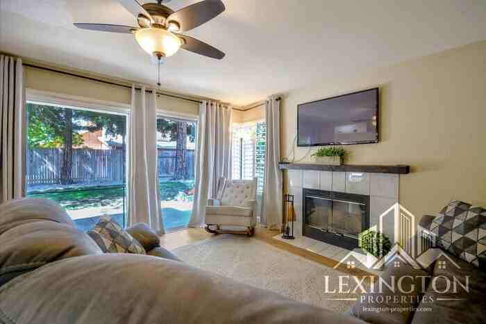 5941 Laguna Park Dr - Photo 7 of 39