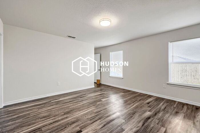 7031 Phoenix Dr - Photo 6 of 14