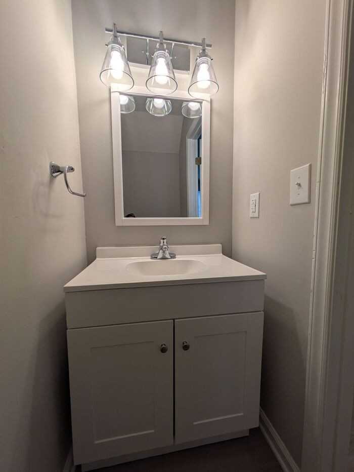 45 22nd Ave Ne #45 - Photo 4 of 10