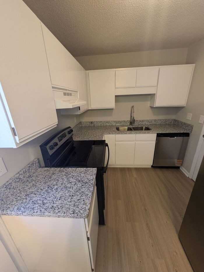 45 22nd Ave Ne #45 - Photo 6 of 10