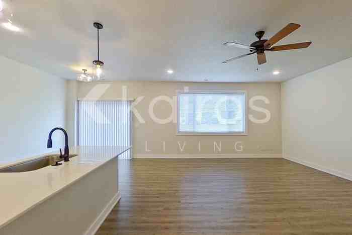 6910 Bluebell Ct - Photo 2 of 22