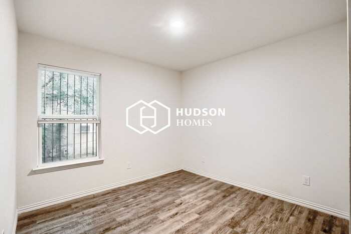 526 S San Eduardo Ave - Photo 7 of 14