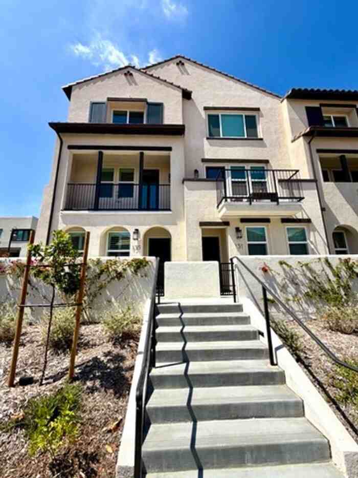 135 Evergreen Ln