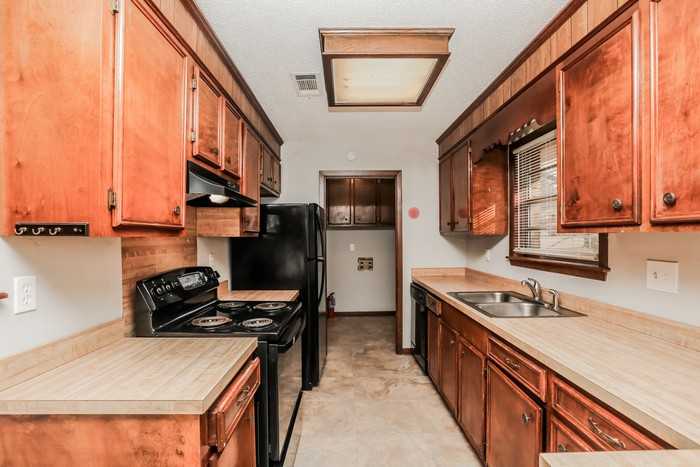 509 Bruin Ave - Photo 5 of 12