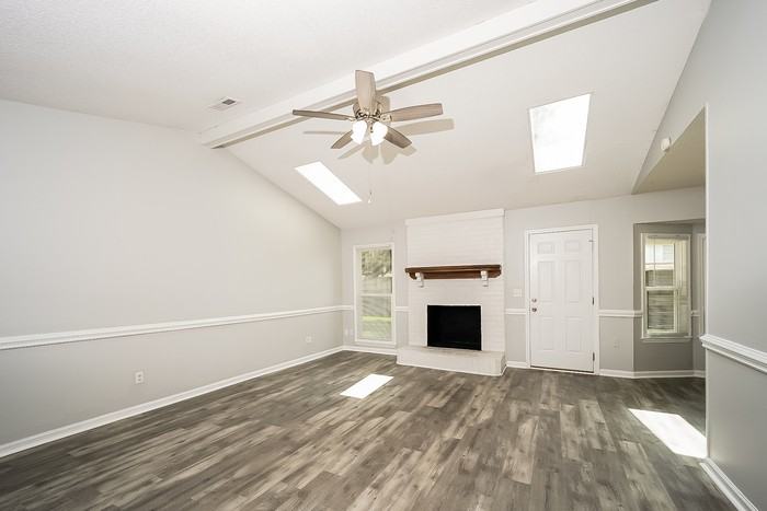 8117 N Ridgebrook Dr - Photo 2 of 10