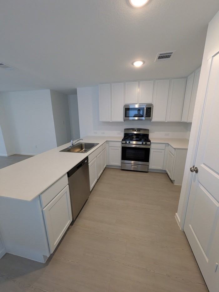 15111 Mudstone Pl - Photo 2 of 9