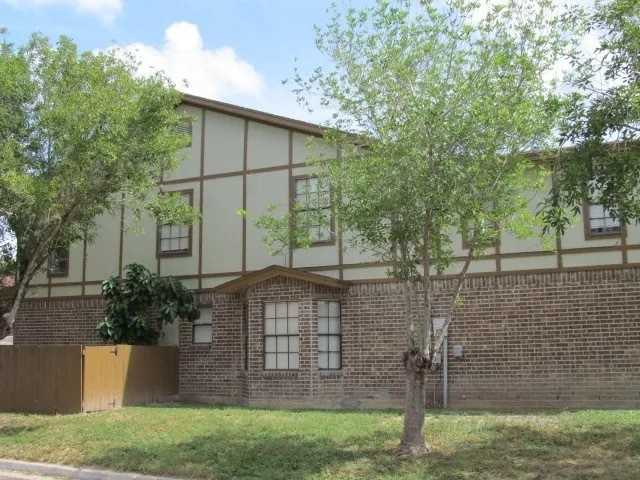 1806 Bobcat Ln - Photo 2 of 11