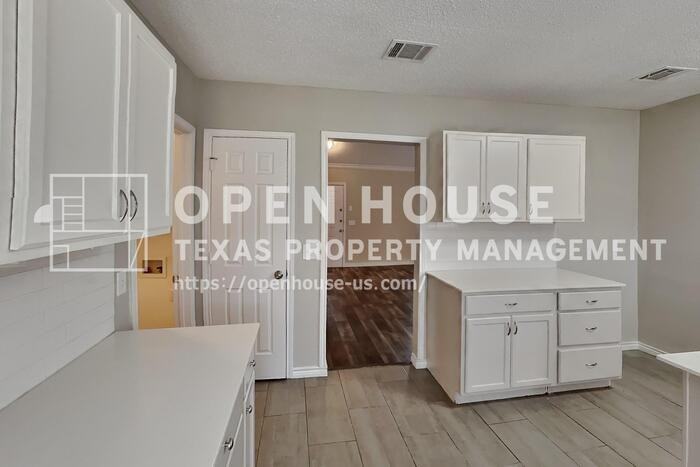 3914 18th St - Photo 6 of 24